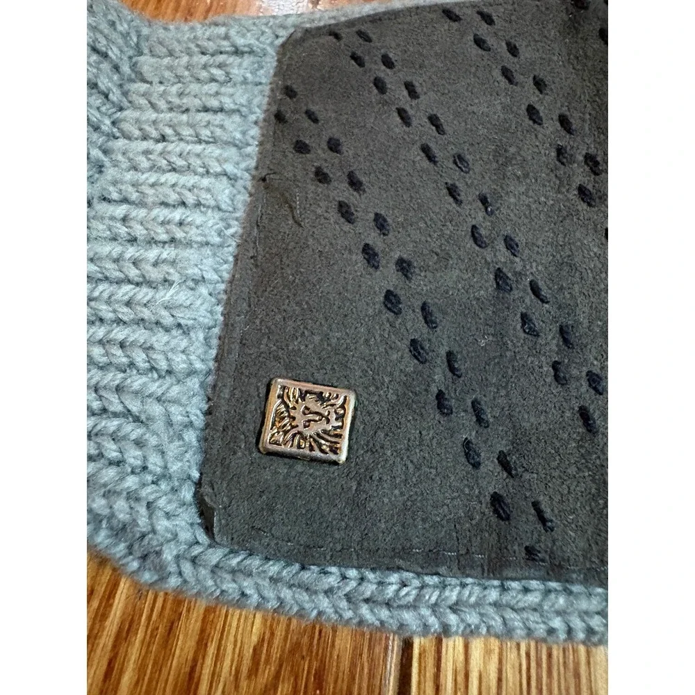 Anne Klein Grey Knit Tech Gloves with Suede Overlay and Lion Logo Hardware